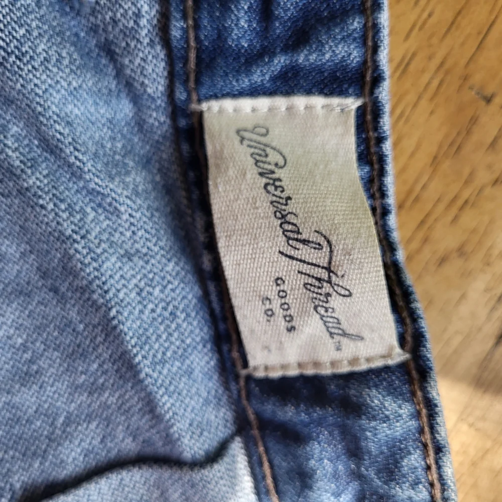 Universal Thread Wide-Leg Blue Denim Jeans - Picture 4 of 6